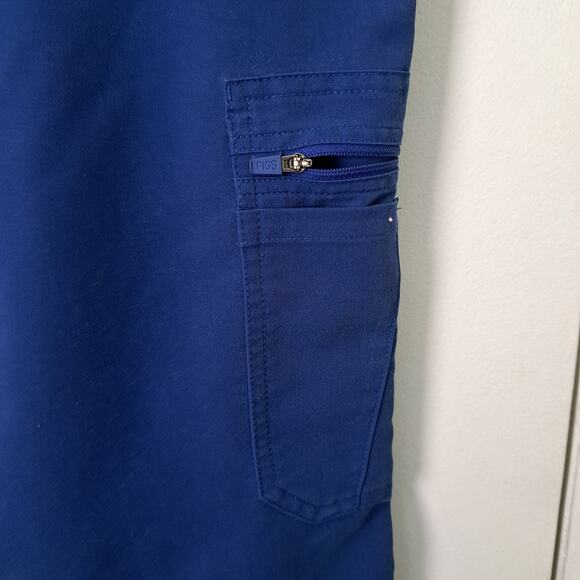 Figs Men's Cairo Cargo Royal Scrub Pants Size Medium - Picture 4 of 7
